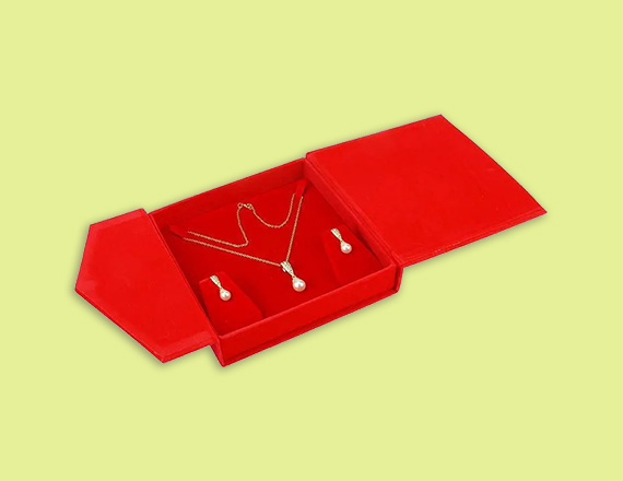 Necklace Boxes